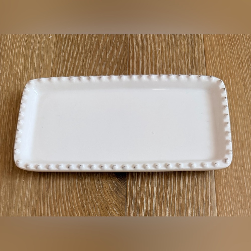 Pier 1 Imports White Butter Dish with Glass Knob - Picture 4 of 7